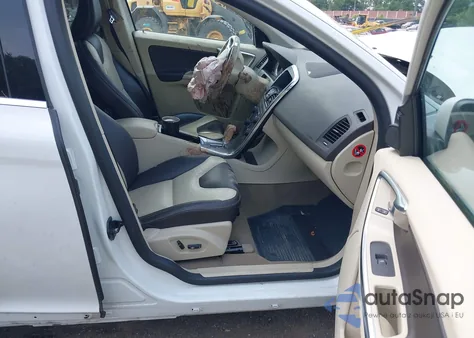 2012 Volvo Xc60 3.2/3.2 Platinum/3.2 Premier/3.2 Premier Plus z USA, uszkodzony, nr VIN YV4940DZXC2323904